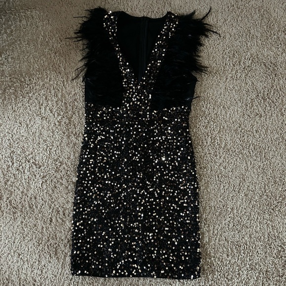 Feather trimmed sequin bodycon dress, Sz s - Picture 3 of 5